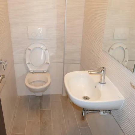 Apartamento Urban With Heated Pool Podstrana