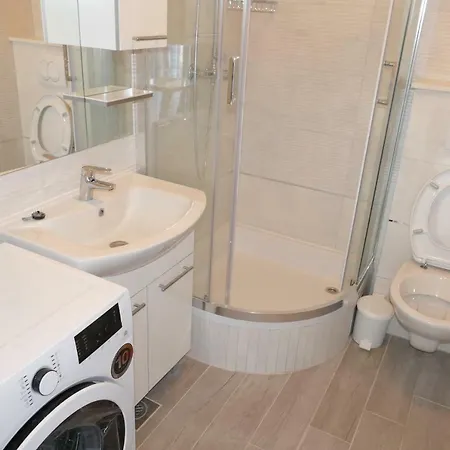 Urban With Heated Pool Podstrana
