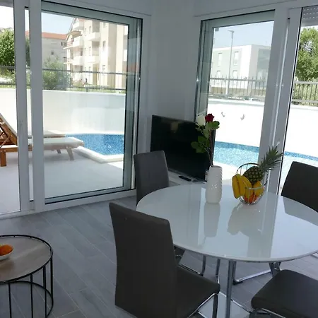 Urban With Heated Pool Apartamento *