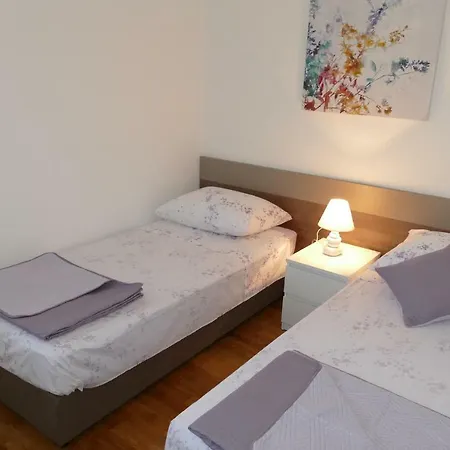 Urban With Heated Pool * Podstrana