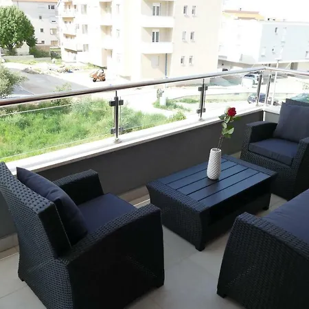 Urban With Heated Pool Apartamento