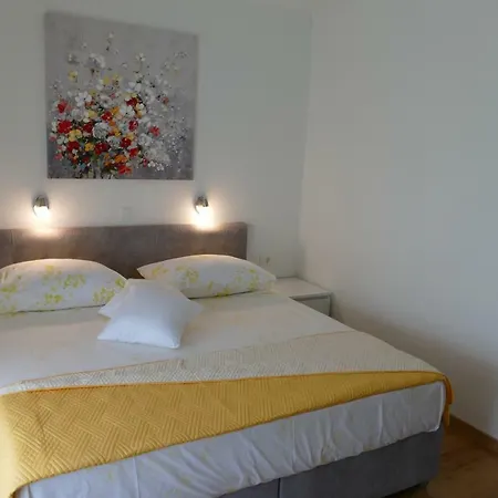 Apartamento Urban With Heated Pool Podstrana