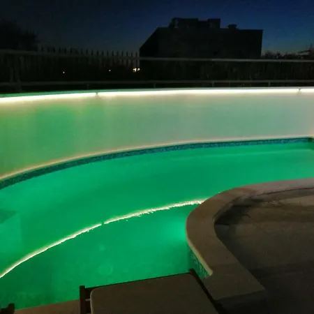 Urban With Heated Pool * Podstrana