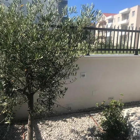 Apartamento Urban With Heated Pool Podstrana
