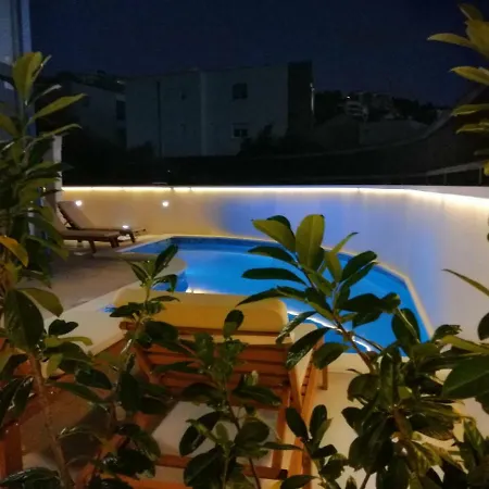 Apartamento Urban With Heated Pool Podstrana